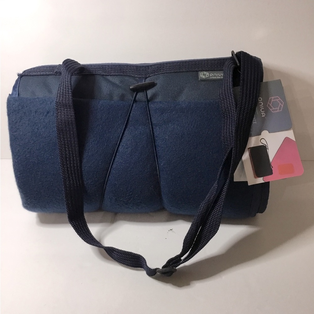Oniva Outdoor Blanket Tote 59” x 51” Navy, NWT